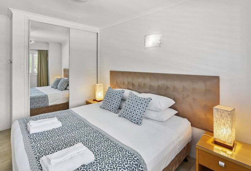 דירת חדר נוף לגינה, Agincourt Beachfront Apartments