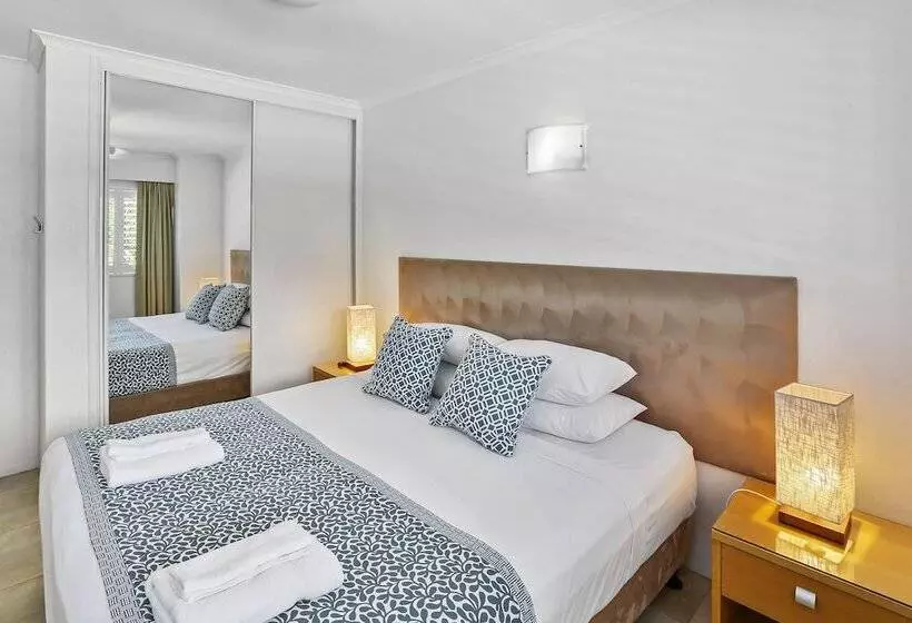 庭の見える１ベッドルームアパートメント, Agincourt Beachfront Apartments