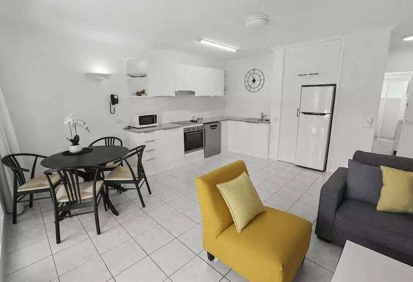 庭の見える１ベッドルームアパートメント, Agincourt Beachfront Apartments