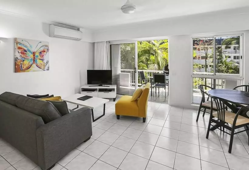 庭の見える１ベッドルームアパートメント, Agincourt Beachfront Apartments