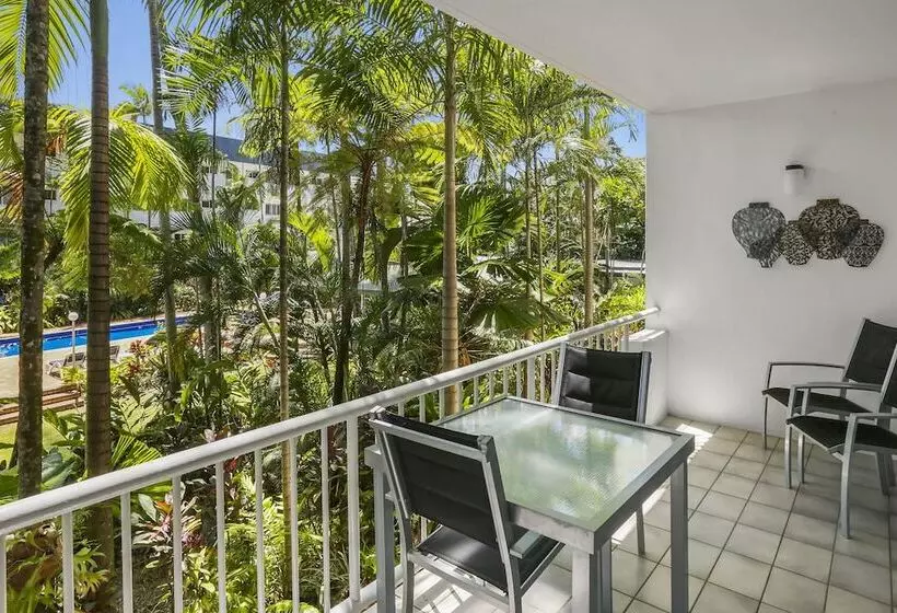 庭の見える１ベッドルームアパートメント, Agincourt Beachfront Apartments