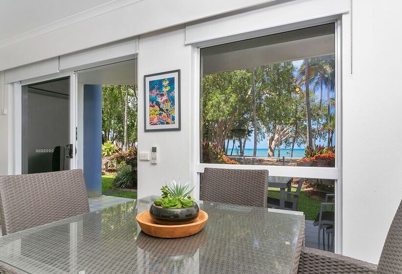 דירת חדר, Agincourt Beachfront Apartments