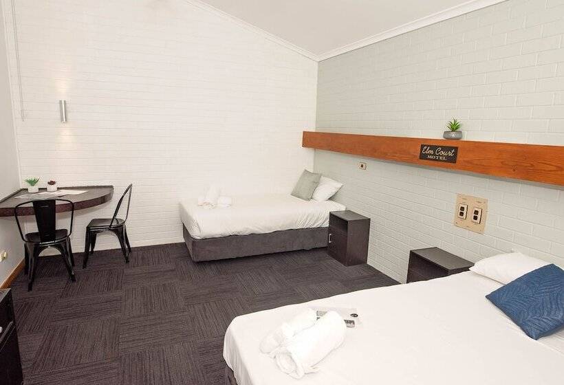 اتاق استاندارد سه نفره, Elm Court Motel