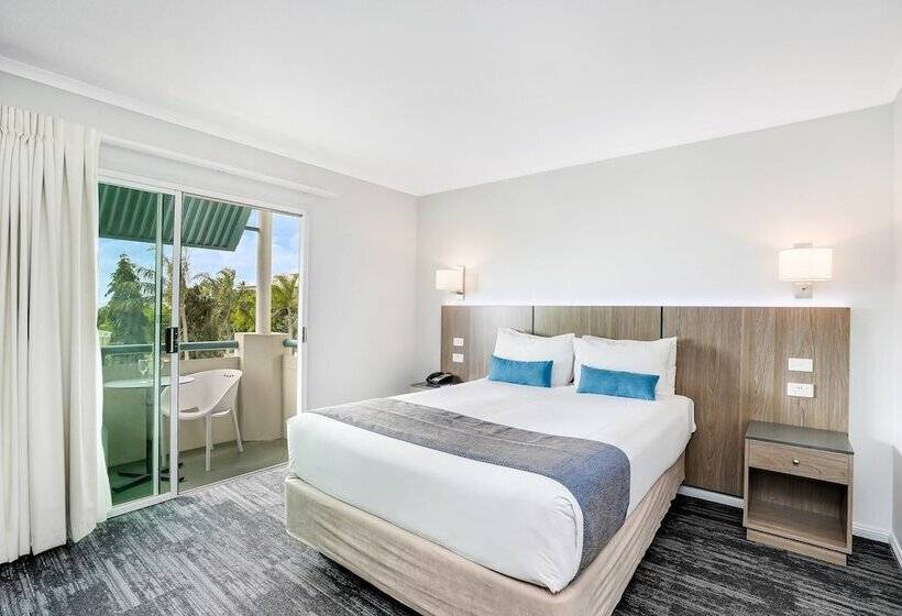 豪华房间, Cairns Sheridan