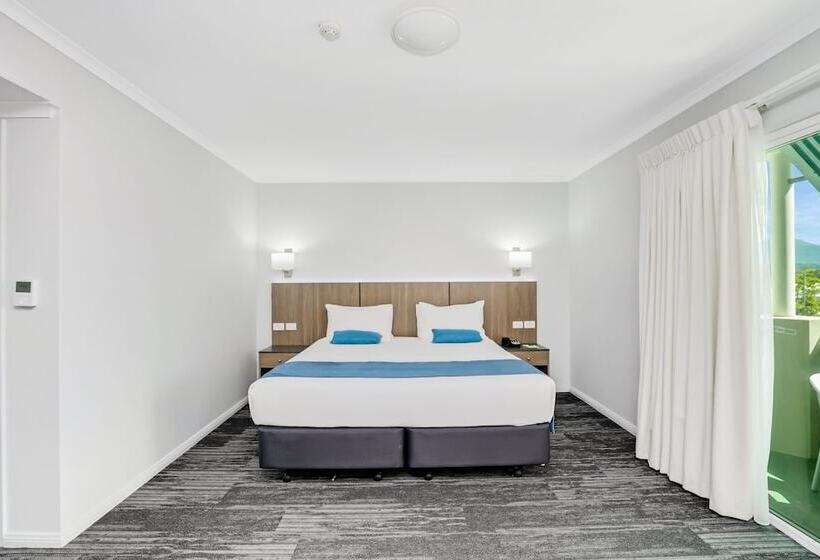 豪华房间, Cairns Sheridan