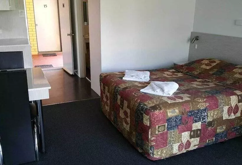 Basic-huone, Le George Motel