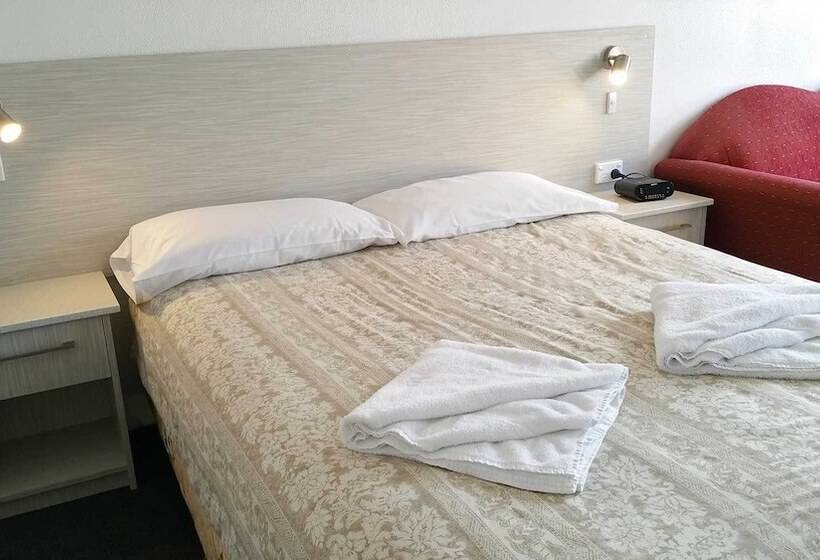 Quarto Estandar, Le George Motel