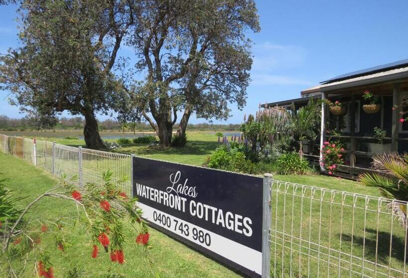 كابينة, Lakes Entrance Waterfront Cottages With King Beds