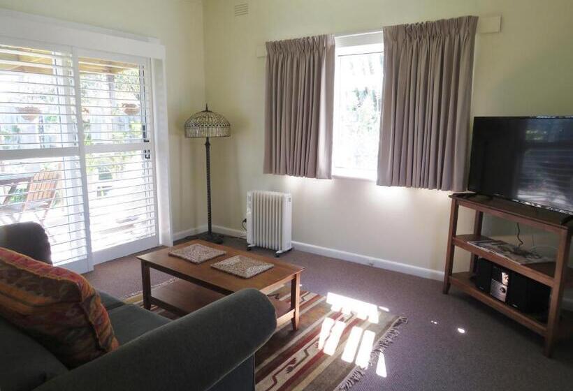 كابينة, Lakes Entrance Waterfront Cottages With King Beds