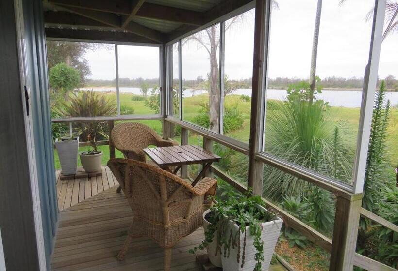كابينة, Lakes Entrance Waterfront Cottages With King Beds