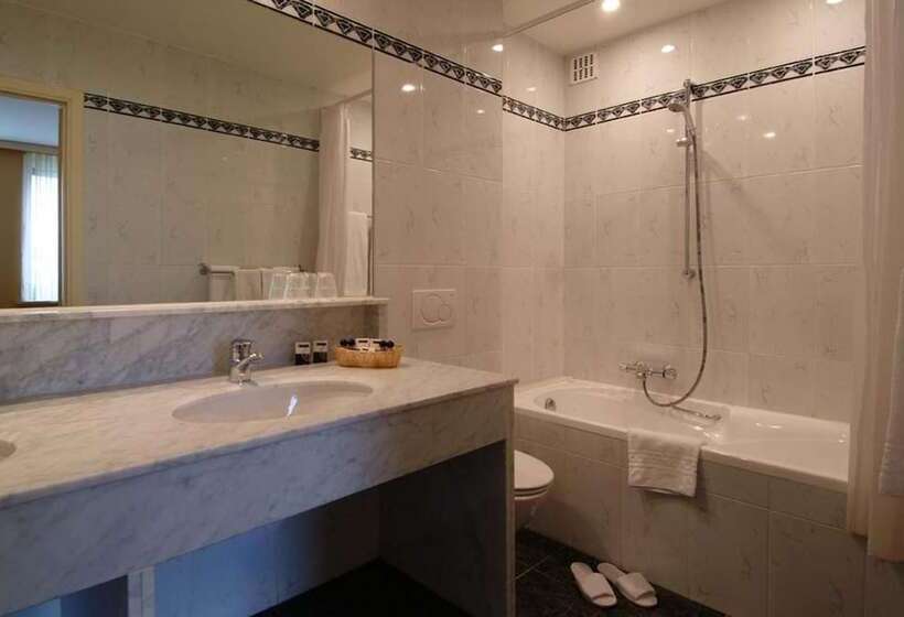 Номер Клуб, Flanders