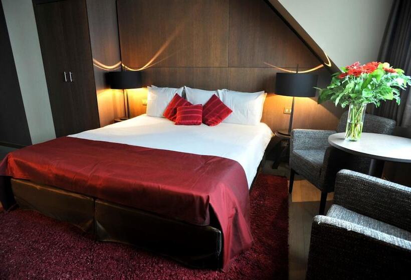 Номер Клуб, Flanders