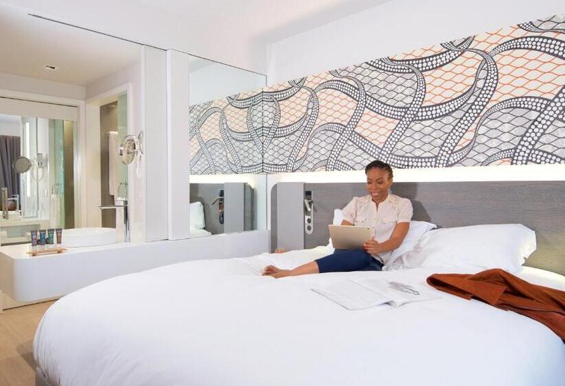 اتاق سوپریور با تخت بزرگ, Novotel Orisha Cotonou