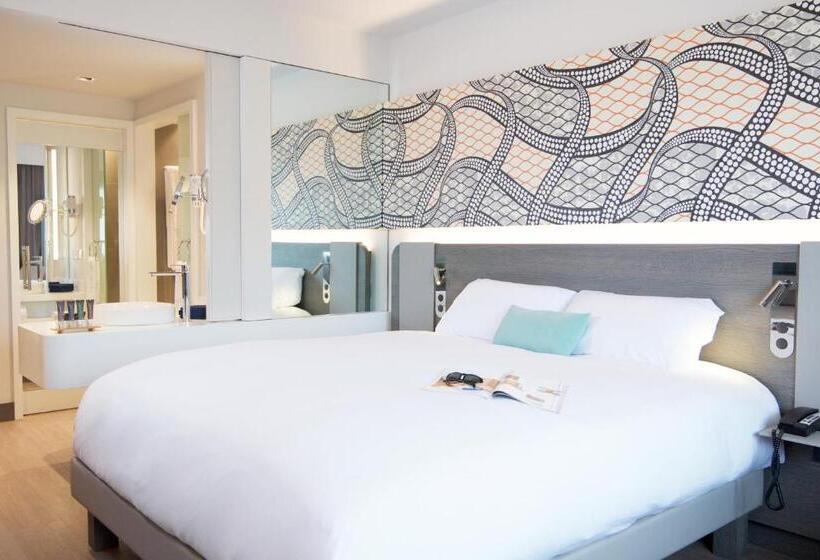 اتاق سوپریور با تخت بزرگ, Novotel Orisha Cotonou