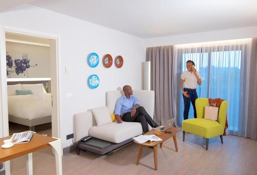اتاق سوپریور با تخت بزرگ, Novotel Orisha Cotonou
