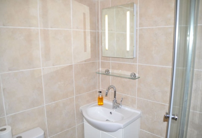 Номер Стандарт, Barry House