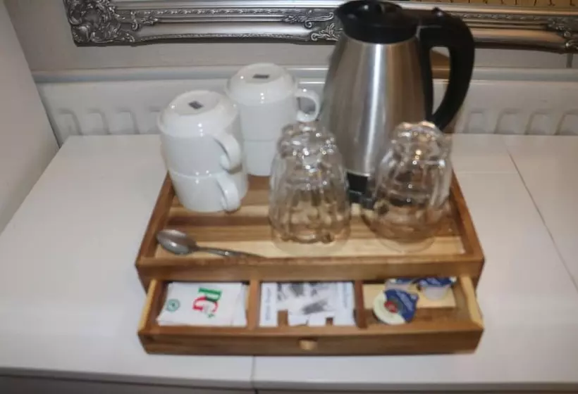 スタンダードルーム, Barry House