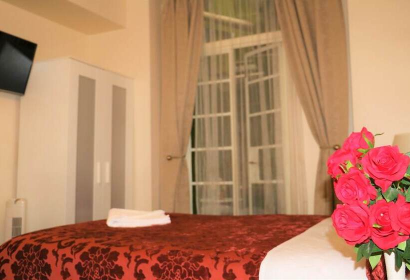 Номер Стандарт, Barry House