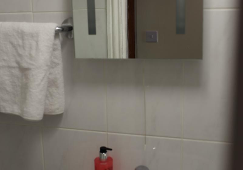 Номер Стандарт, Barry House