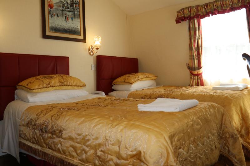 Номер Стандарт, Barry House