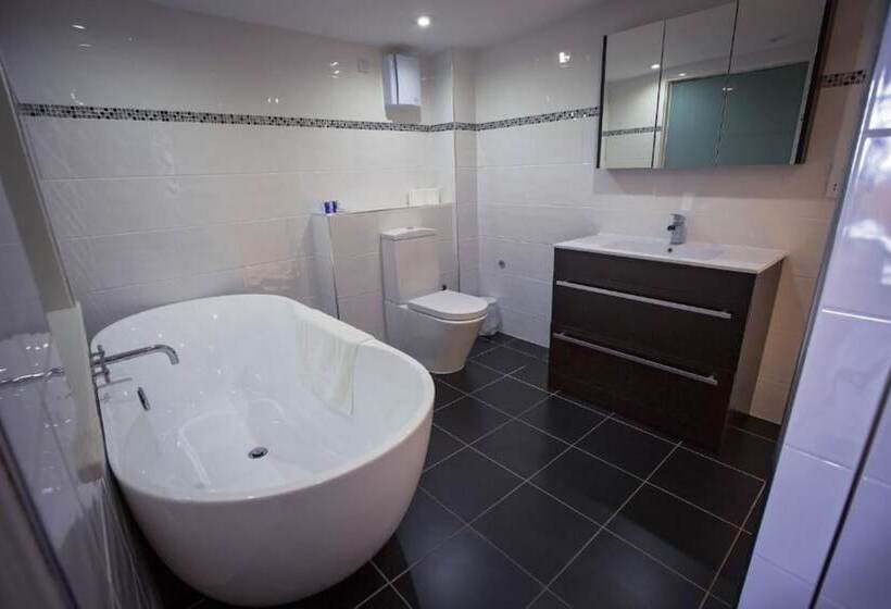 جناح جونيور مطلّ علي البحر, Bayswell Park