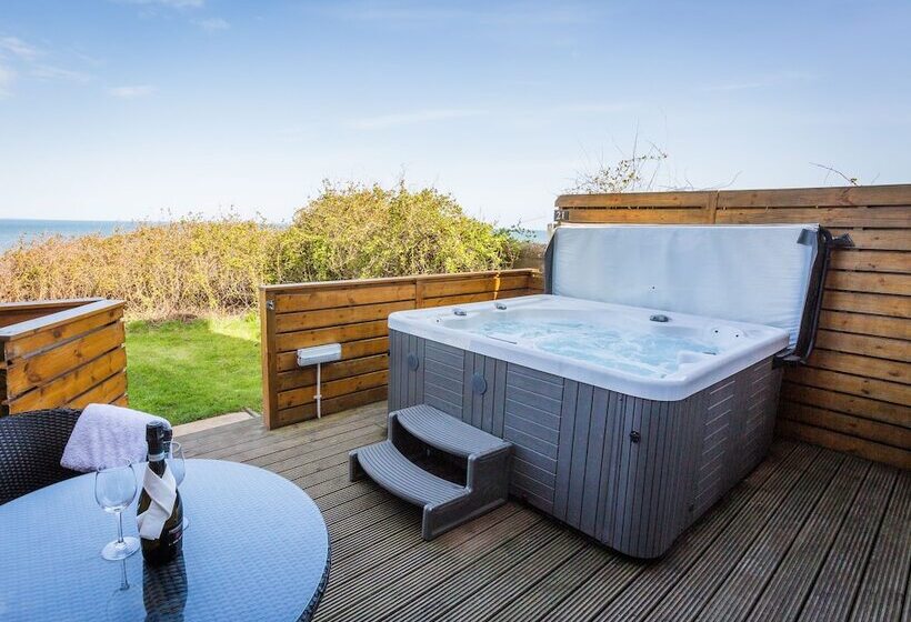 جناح جونيور مطلّ علي البحر, Bayswell Park