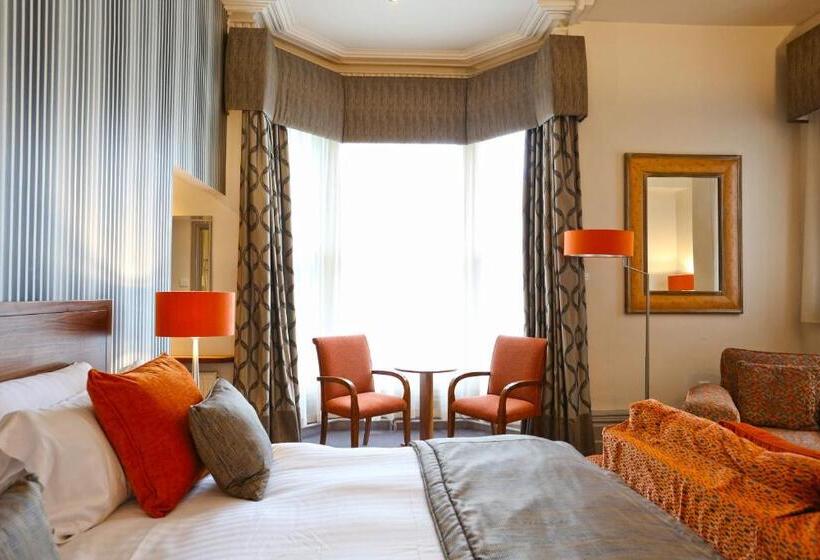 جناح جونيور, Belmont Hotel Leicester