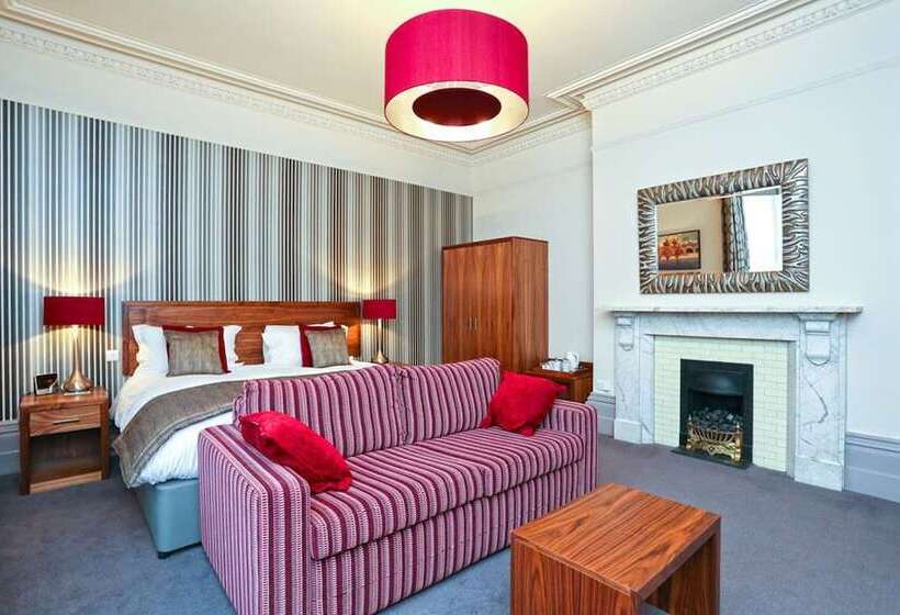 جناح جونيور, Belmont Hotel Leicester