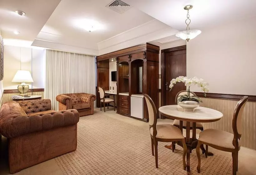سوئیت کلاسیک, Bourbon Londrina Business