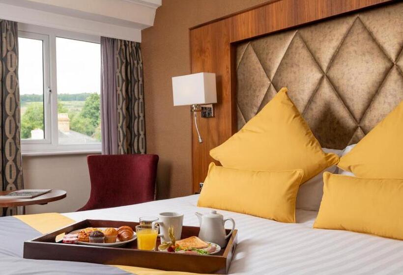 Номер Стандарт, Donnington Manor