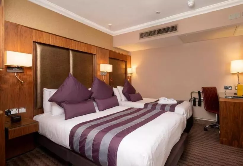 Standard Room Adapted for people with reduced mobility, Donnington Manor