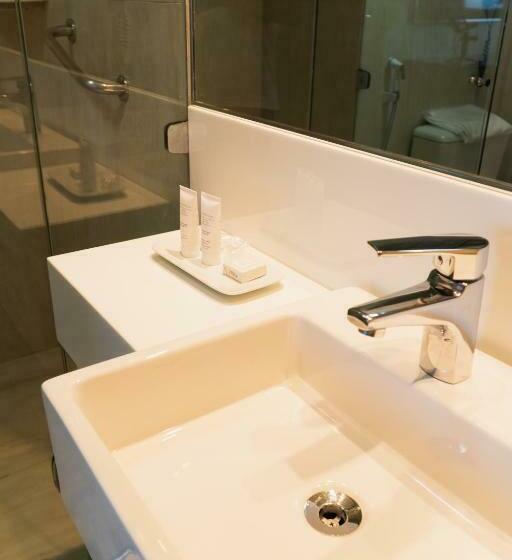 侧面海景标准三人间, Seara Praia