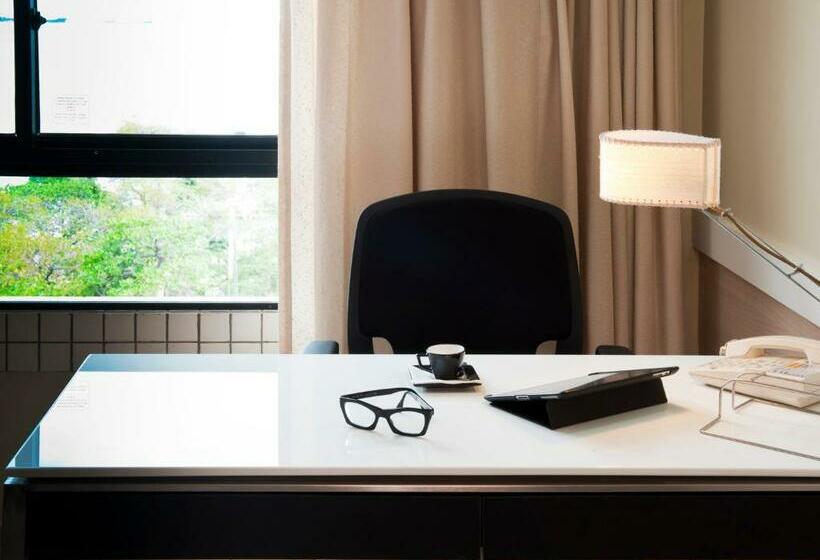 行政房间, Seara Praia