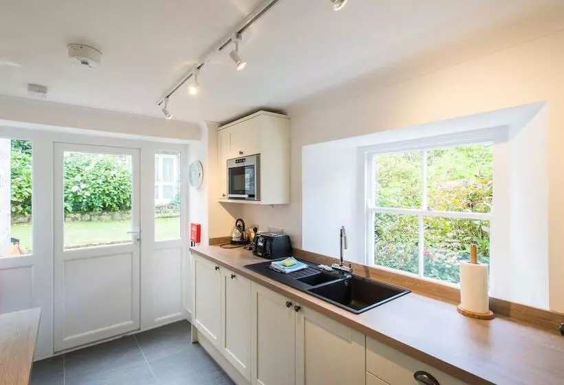 2 Bedroom Interior Apartment, Tregenna Castle Resort