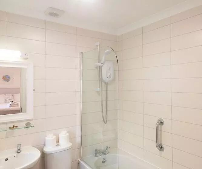 2 Bedroom Apartment Garden View, Tregenna Castle Resort