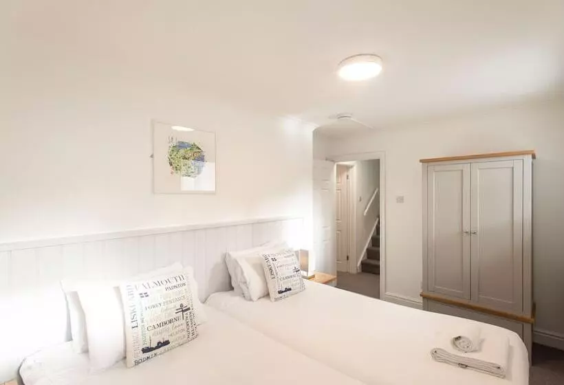 2 Bedroom Apartment Garden View, Tregenna Castle Resort