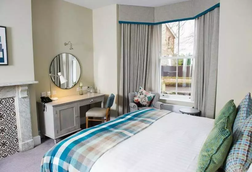 سوییت جونیور, Crown Hotel Wetheral