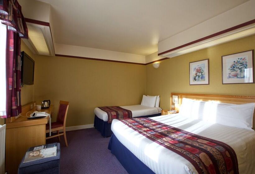 Семейный Номер, Derby Station Hotel, Sure Hotel Collection By Best Western