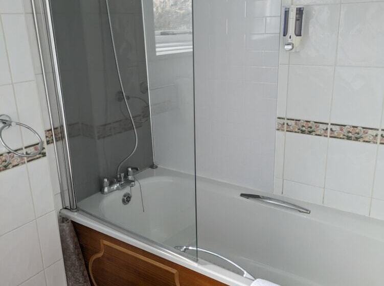 高级大房间, Charles Cotton