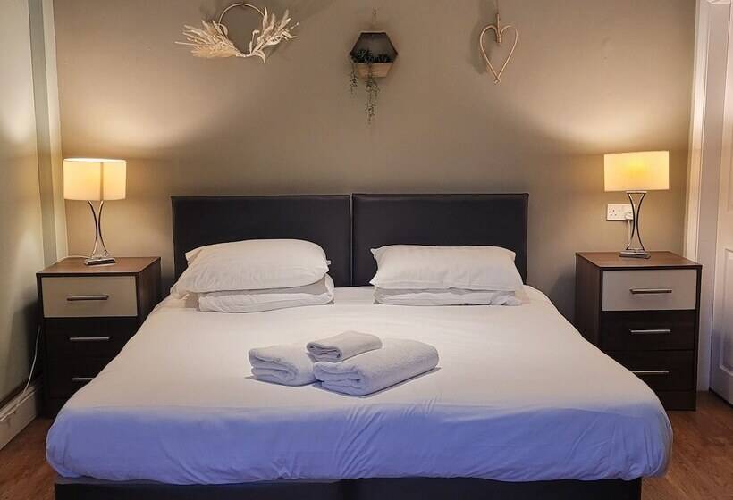 高级大房间, Charles Cotton