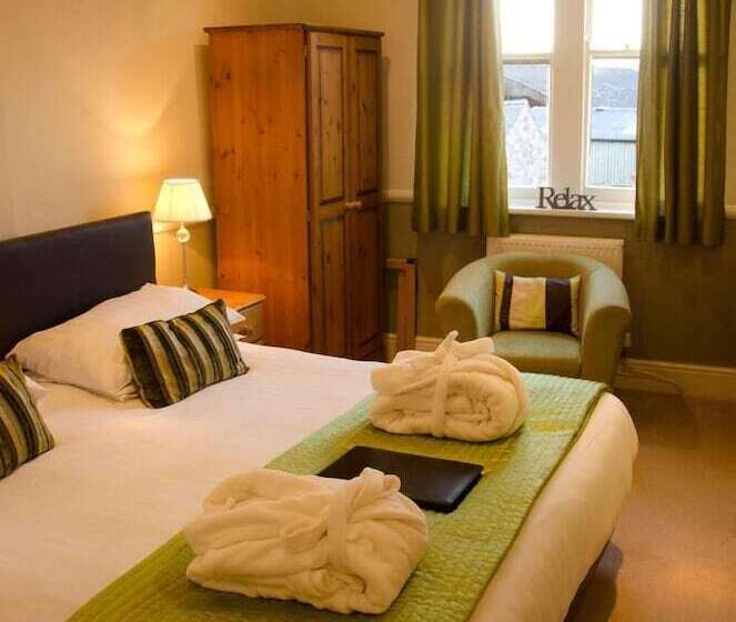 高级大房间, Charles Cotton