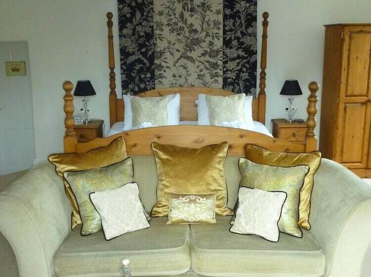 套房, Charles Cotton