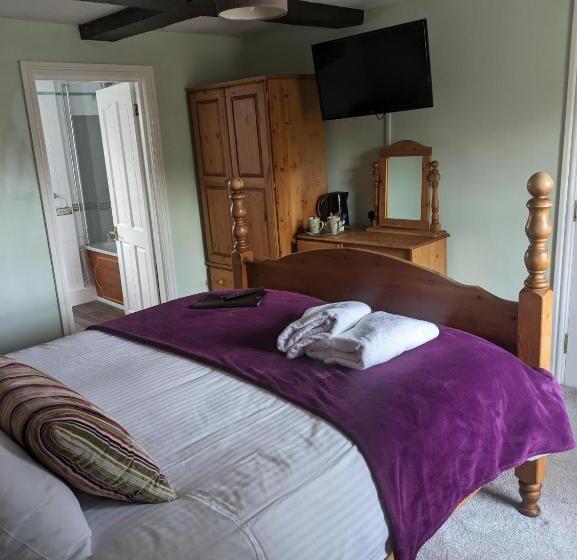 高级大房间, Charles Cotton