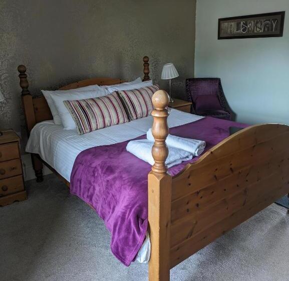 高级大房间, Charles Cotton