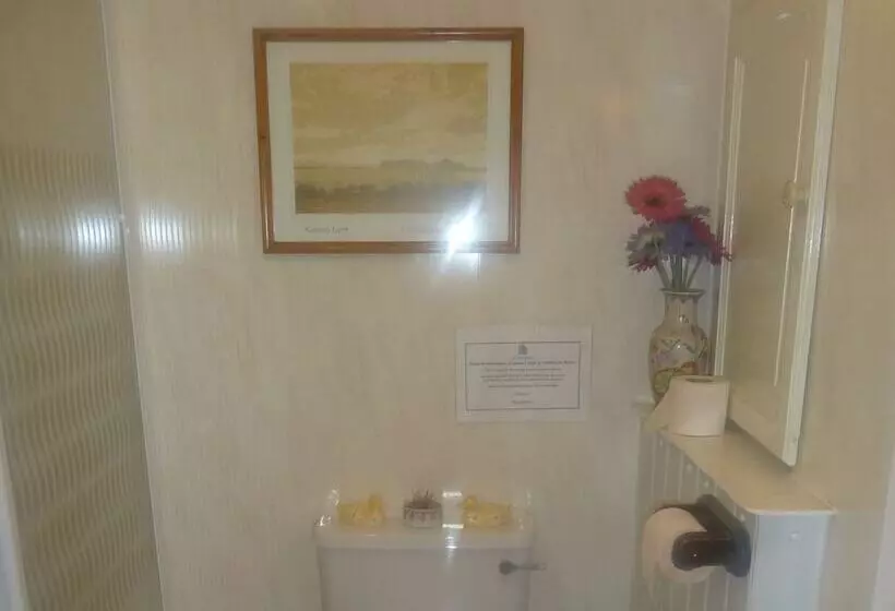 Standard Yhden Hengen Huone, Georgian House