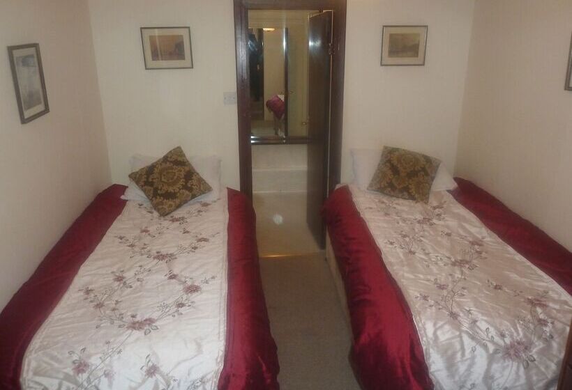 Номер Стандарт, Georgian House