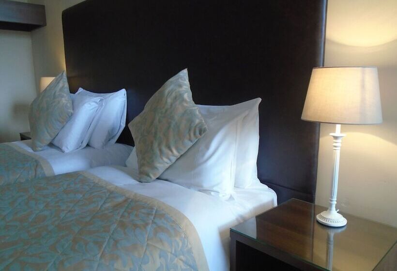 غرفة قياسية, The Star And Garter