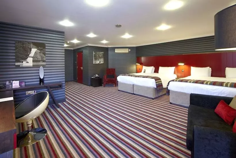ファミリールーム, Village Hotel Swindon