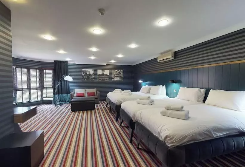 ファミリールーム, Village Hotel Swindon