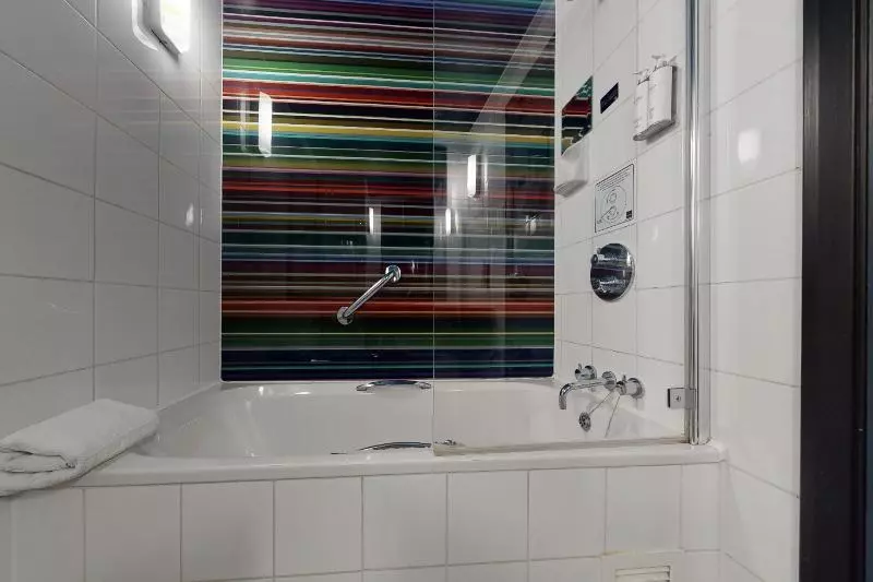 スタンダードルーム, Village Hotel Swindon